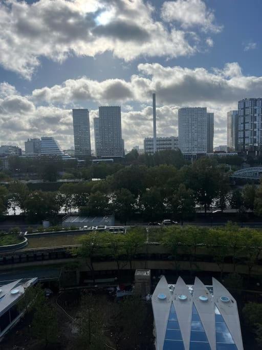 Tour Eiffel Terrasse Vue Seine Apartment Paris Exterior photo